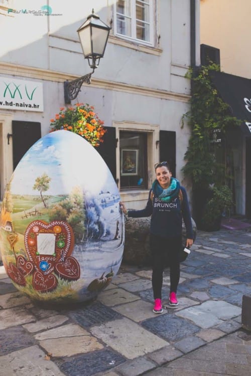 Huevo de pascua en la calle 