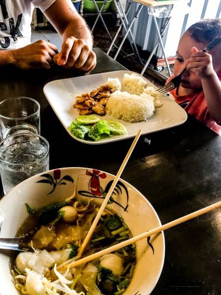 donde comer en Krabi con niños
