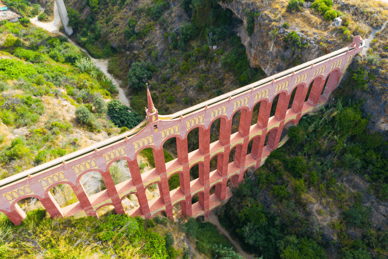Que ver en Nerja, Acueducto águila