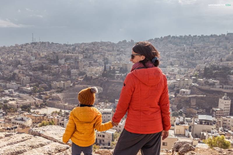 Ciudatela Amman, Jordania con niños