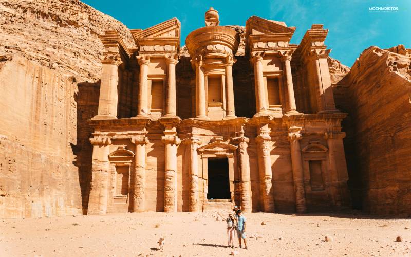 Monasterio de Petra con niños,Jordania en familia