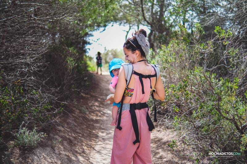 Caminando a Es Talaier con bebé y niños Menorca