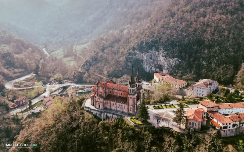 Visita a Covadonga mochiadictos