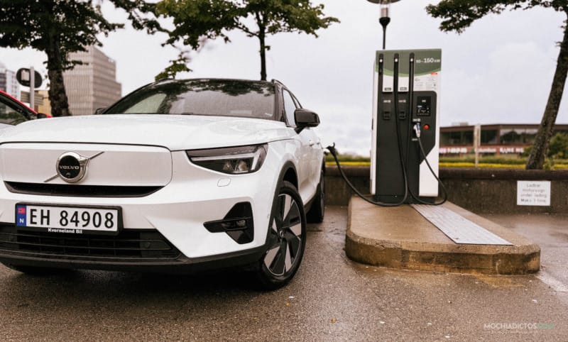 alquilar coche electrico en noruega con avis