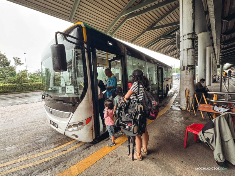 Ir a legoland desde Singapur en transporte publico