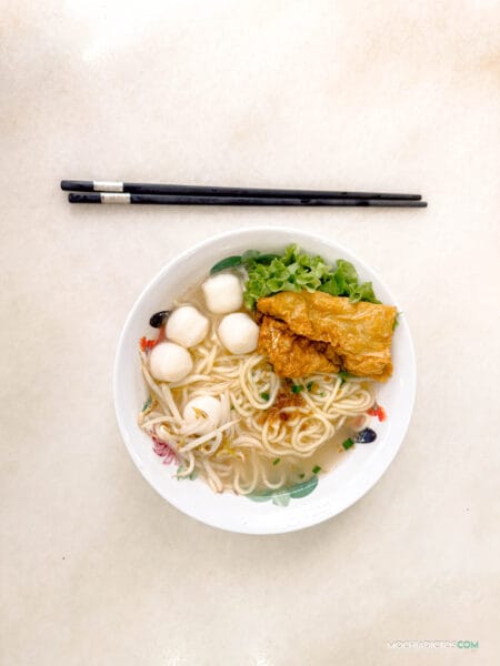 sopa de noodles de pescado donde comer en Malaca