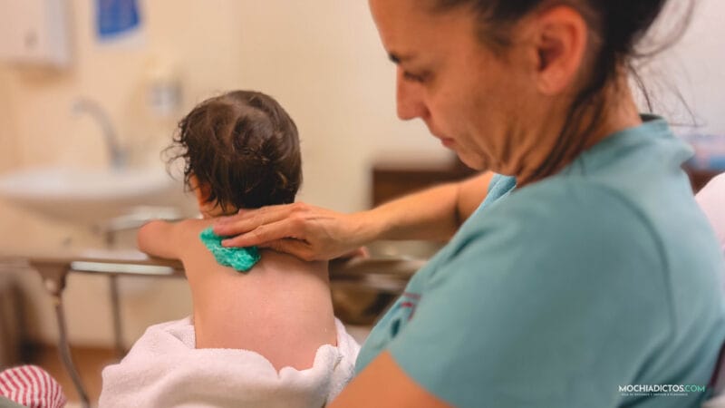 Con mi bebe en un hospital en Malasia