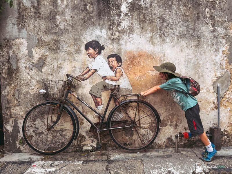 Penang con niños street art