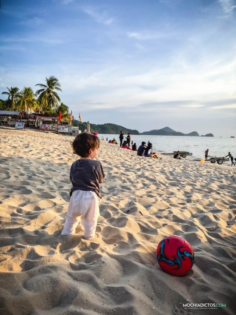 Pantai Tengah en Langkawi con niños