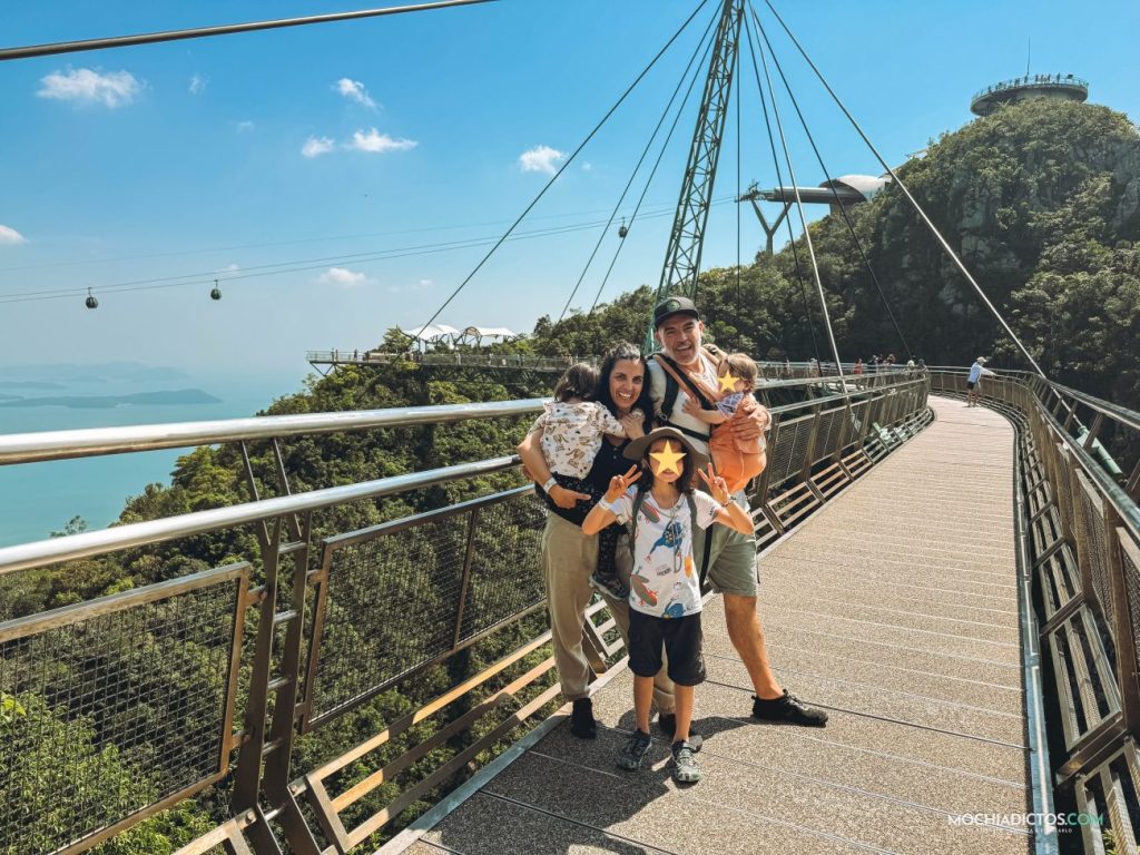 Subir al puente de Langkawi con niños SkyCab