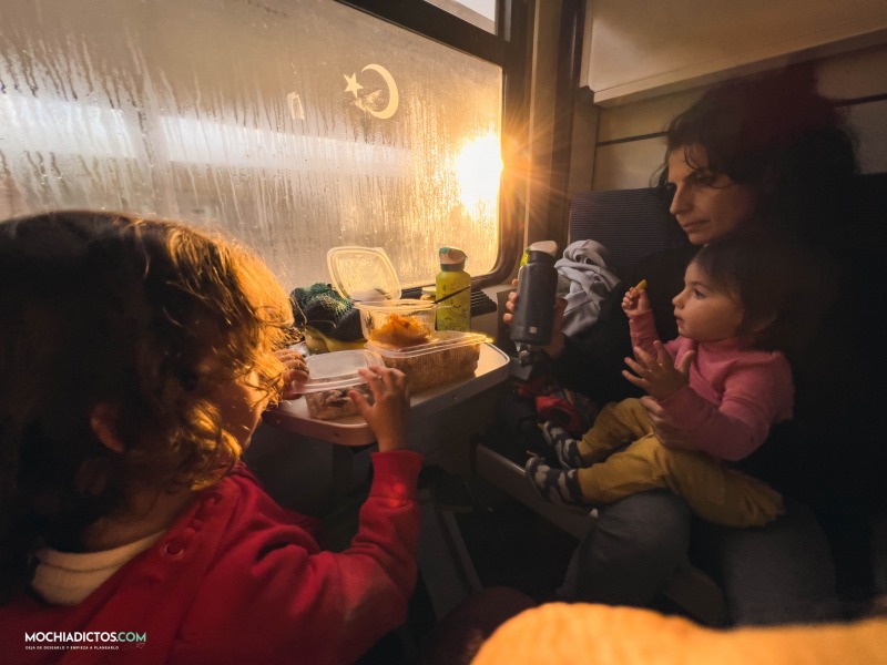 comer tren nocturno Sofia Estambul