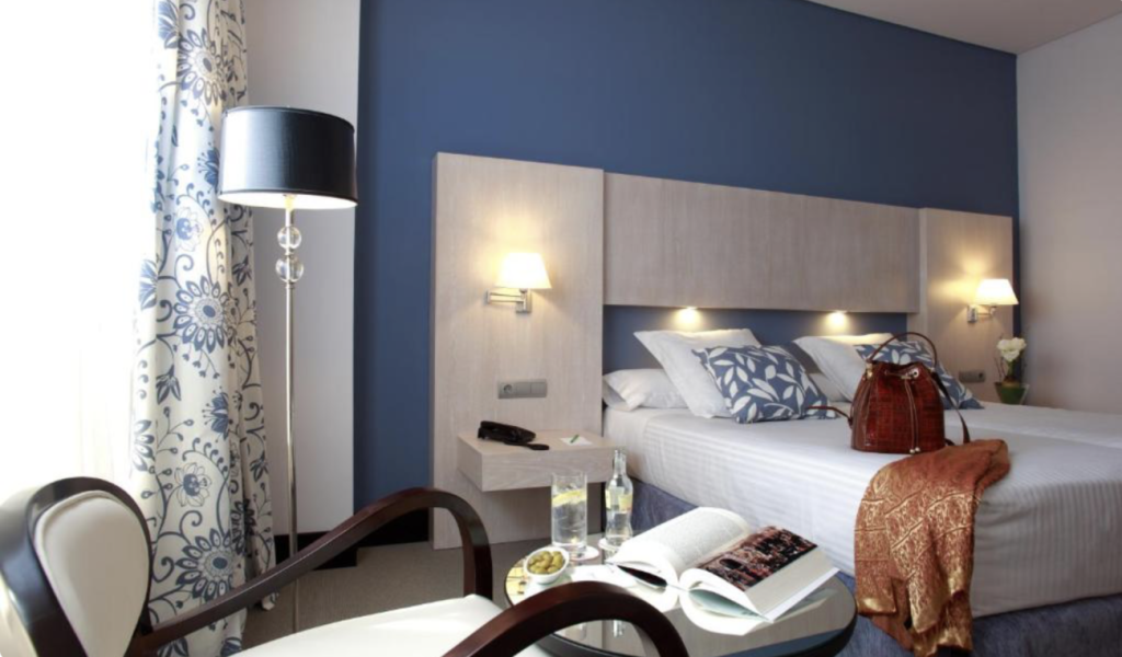 hotel 4 estrellas cerca aeropuerto Madrid Barajas con traslado gratis