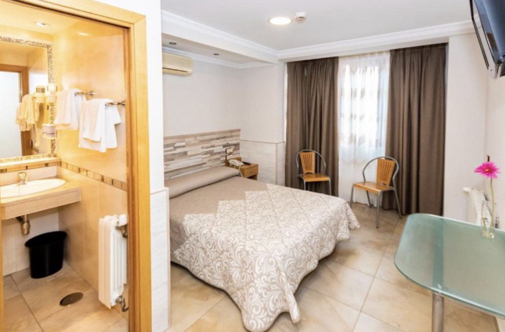 donde alojarse cerca del aeropuerto de Madrid con traslado gratis