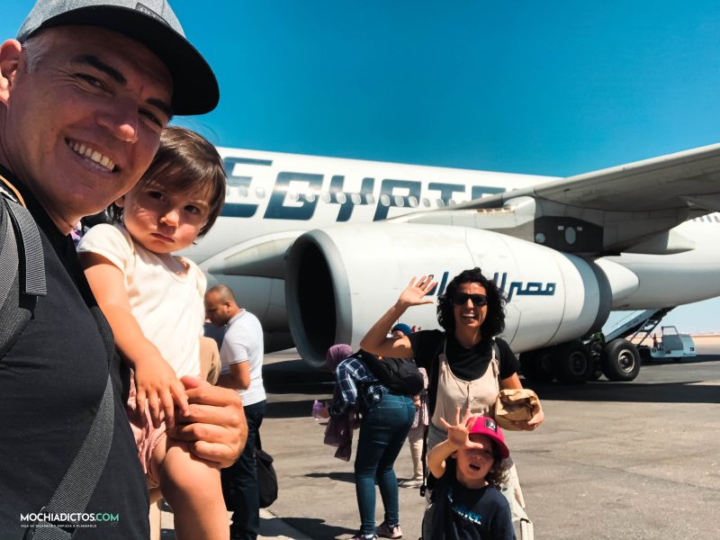 volar en egipto con niños
